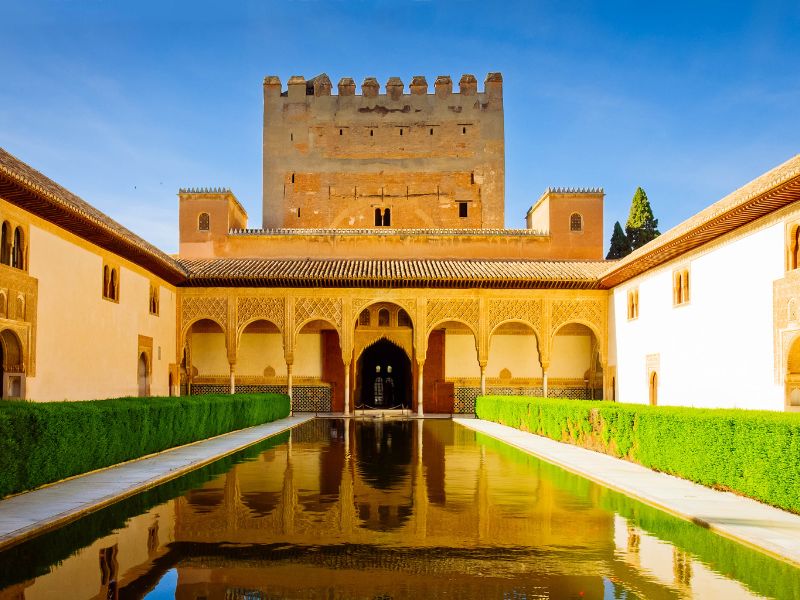 interior de los palacios Nazaríes de la Alhambra